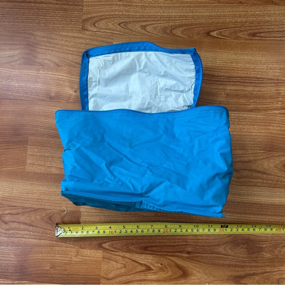 Free item: insulated lunch bag